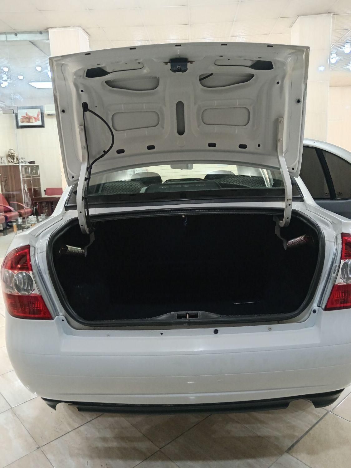 تیبا صندوق دار SX - 1400