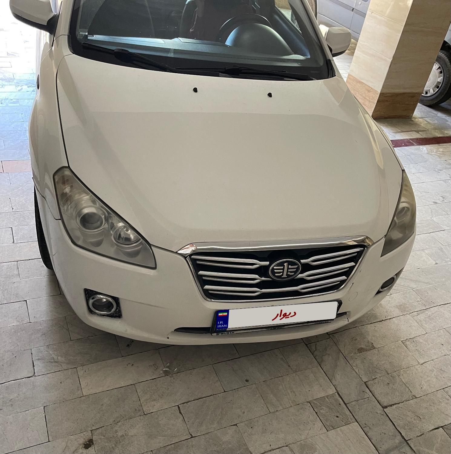 بسترن B50 اتوماتیک - 2014