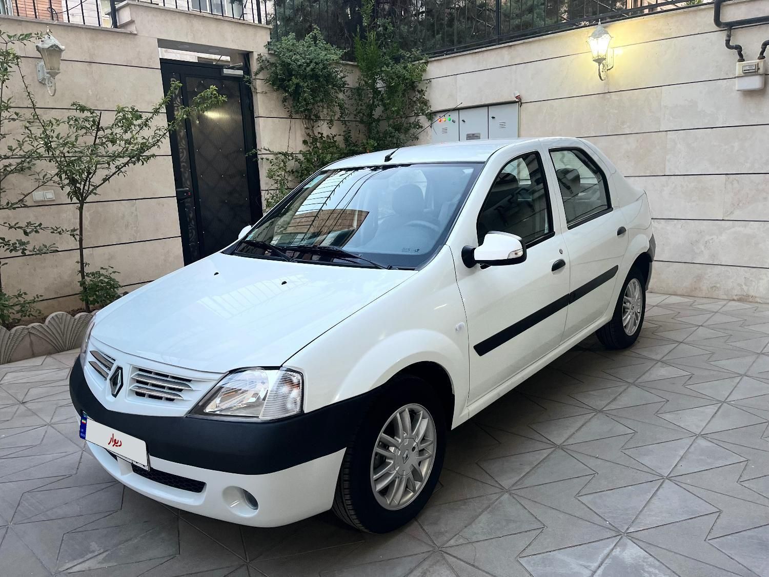 خودرو رنو، پارس تندر آگهی ann_18345542