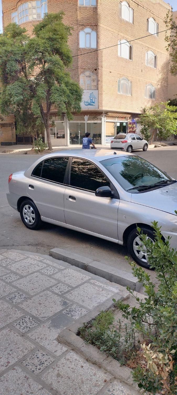 کیا ریو صندوقدار نیمه فول UB - 2009