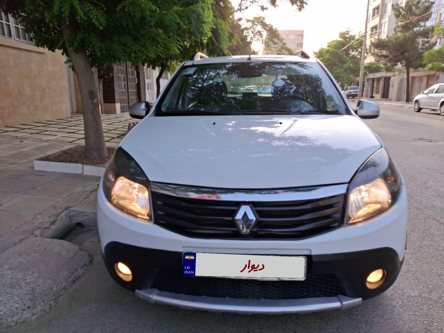 رنو ساندرو اتوماتیک - 1395