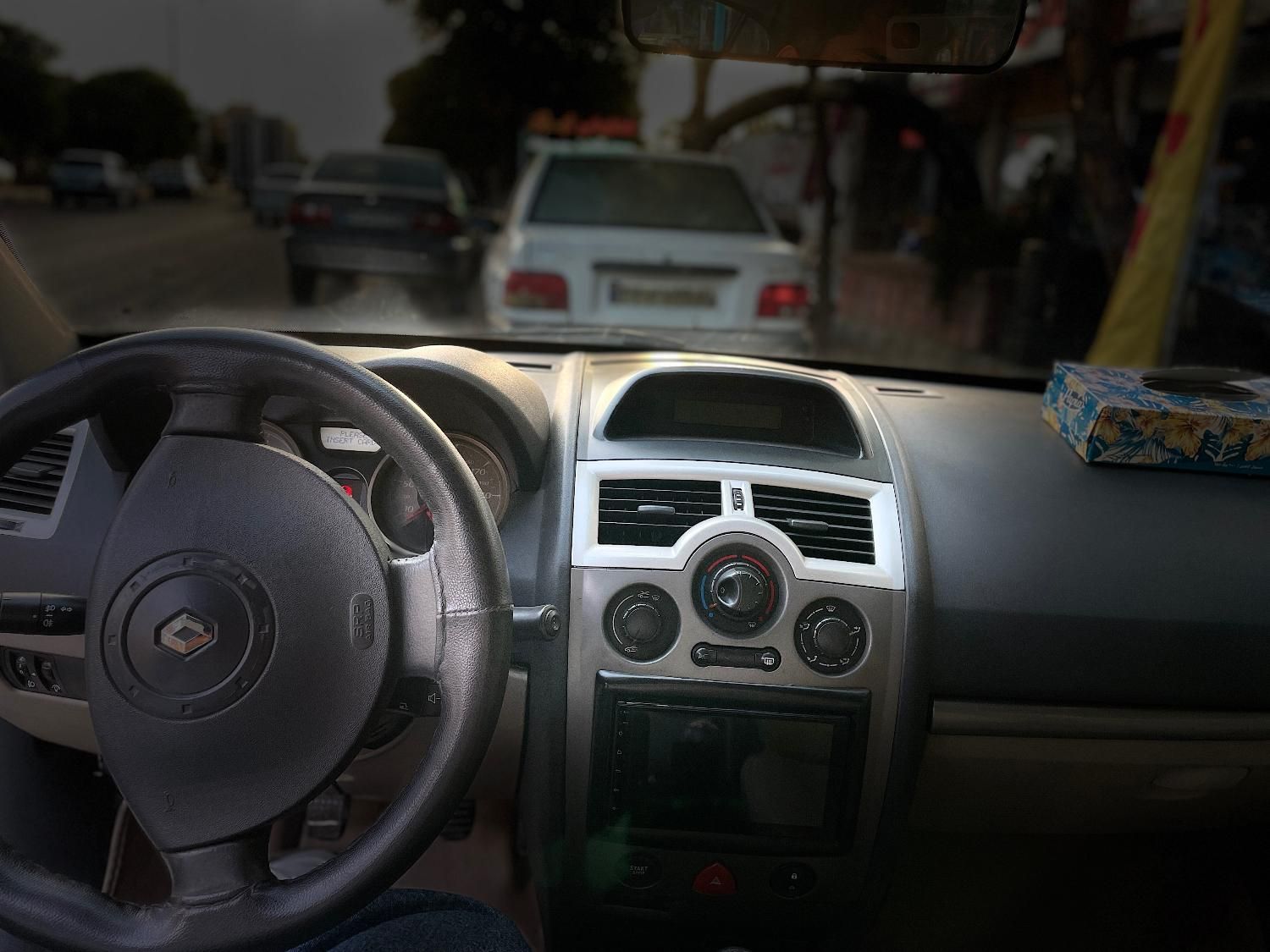 رنو مگان دنده‌ای 1600 - 2008