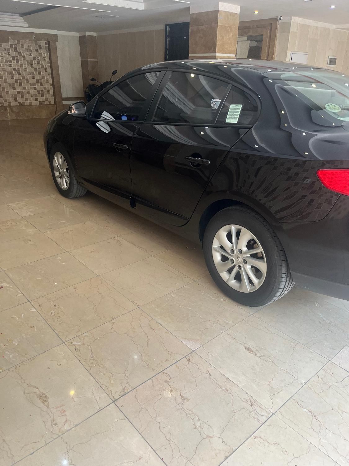 رنو فلوئنس اتوماتیک E2 - 2015