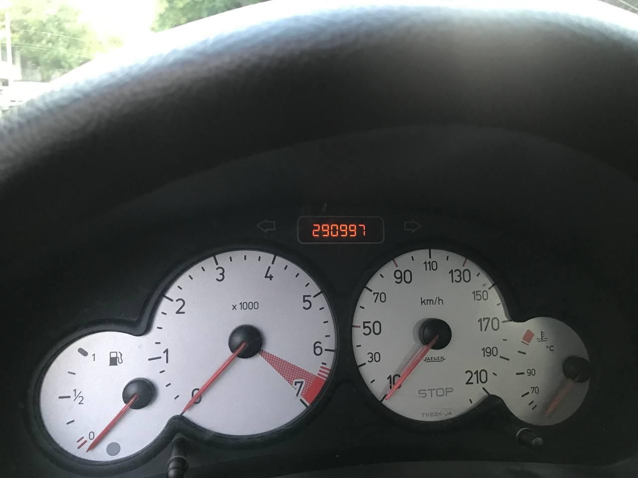 پژو ۲۰۶ صندوق دار v8 - 1386