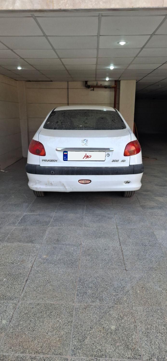 پژو ۲۰۶ صندوق دار v8 - 1396