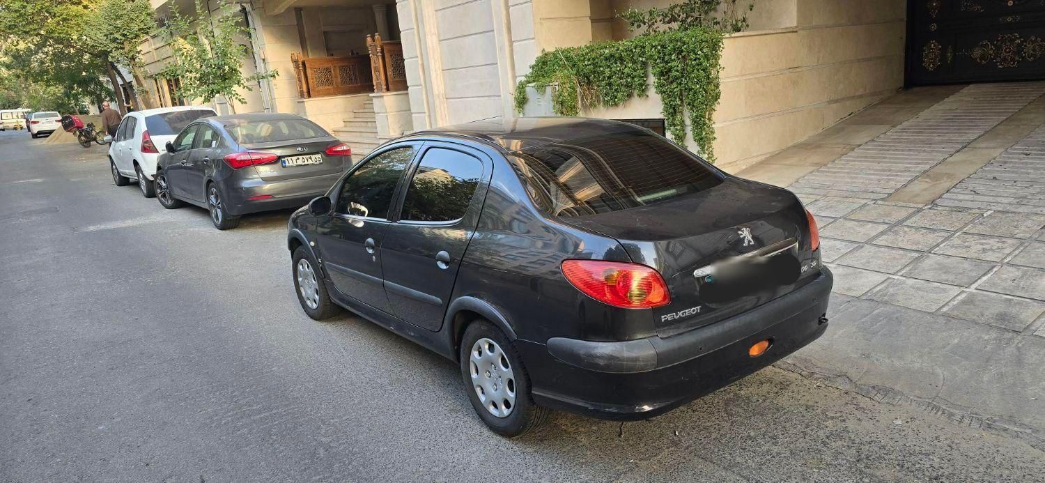 پژو ۲۰۶ صندوق دار v8 - 1392