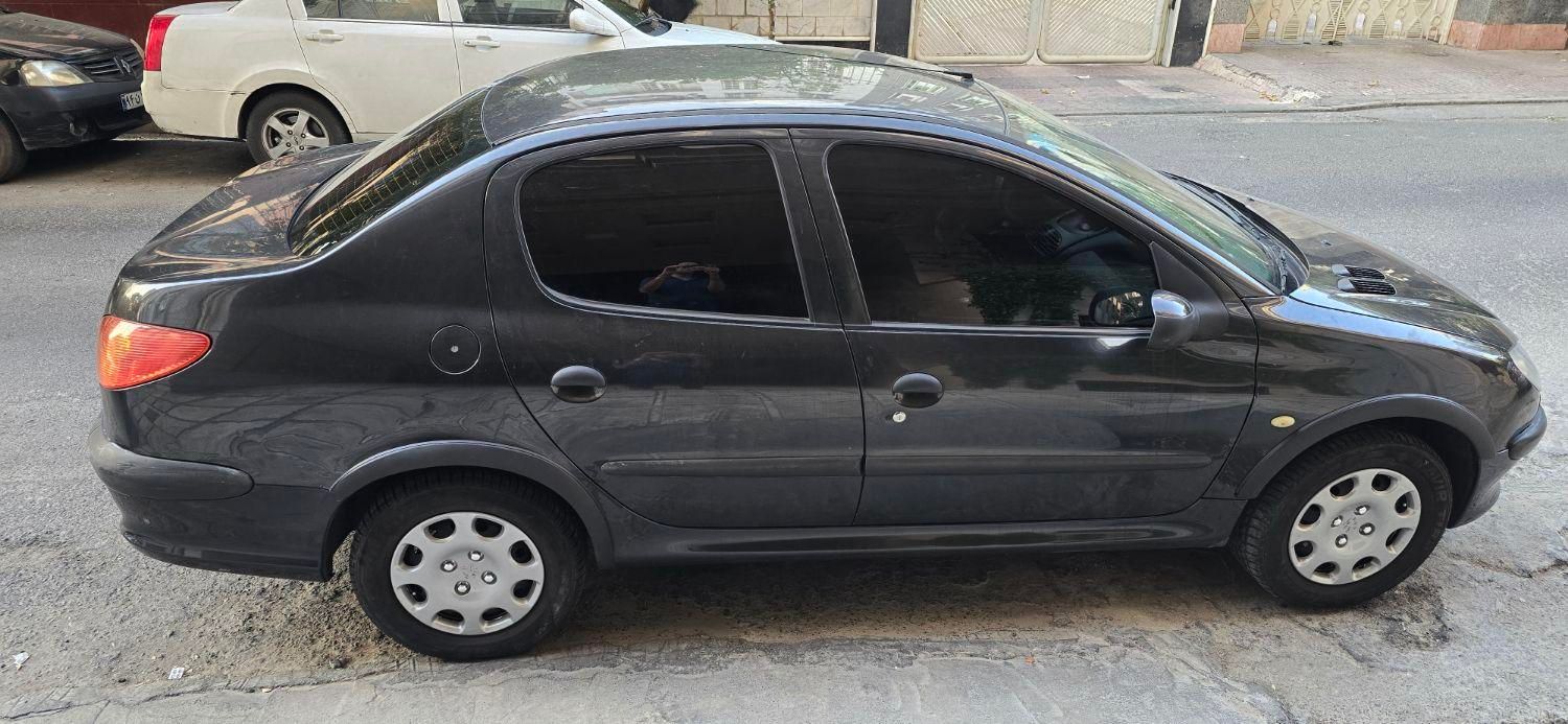 پژو ۲۰۶ صندوق دار v8 - 1392