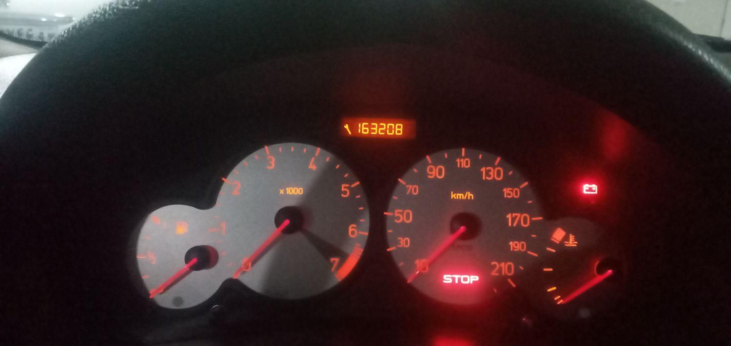 پژو ۲۰۶ صندوق دار v8 - 1395