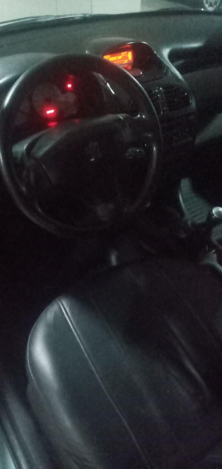 پژو ۲۰۶ صندوق دار v8 - 1395