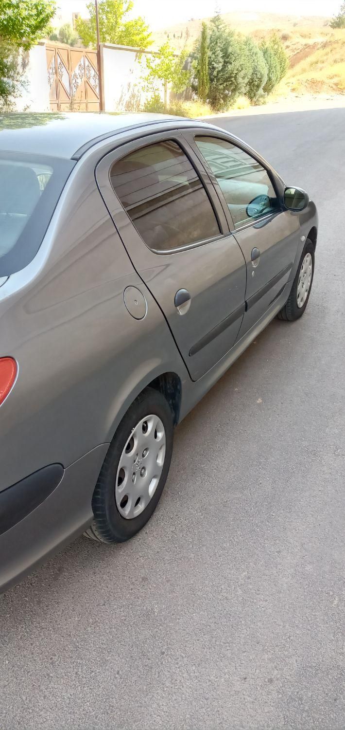 پژو ۲۰۶ صندوق دار v8 - 1395