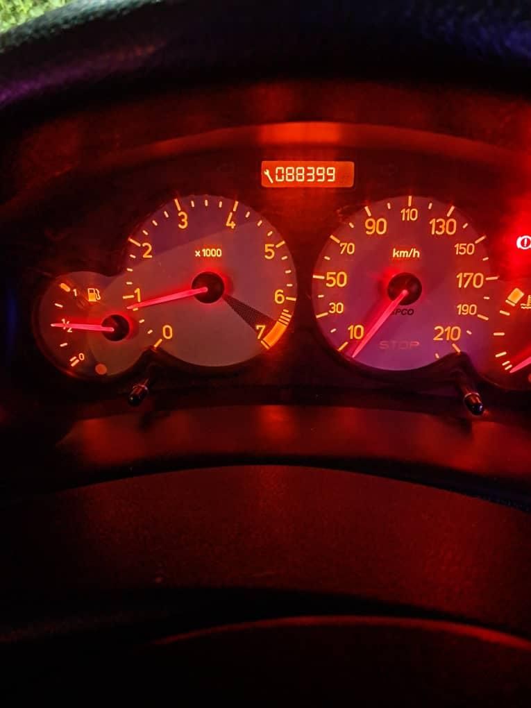 پژو ۲۰۶ صندوق دار v8 - 1399