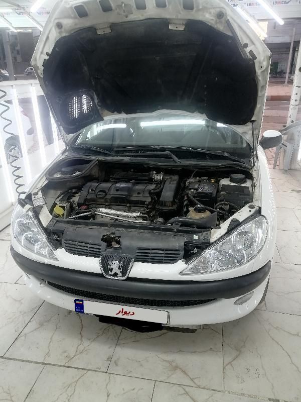 پژو ۲۰۶ صندوق دار v8 - 1393