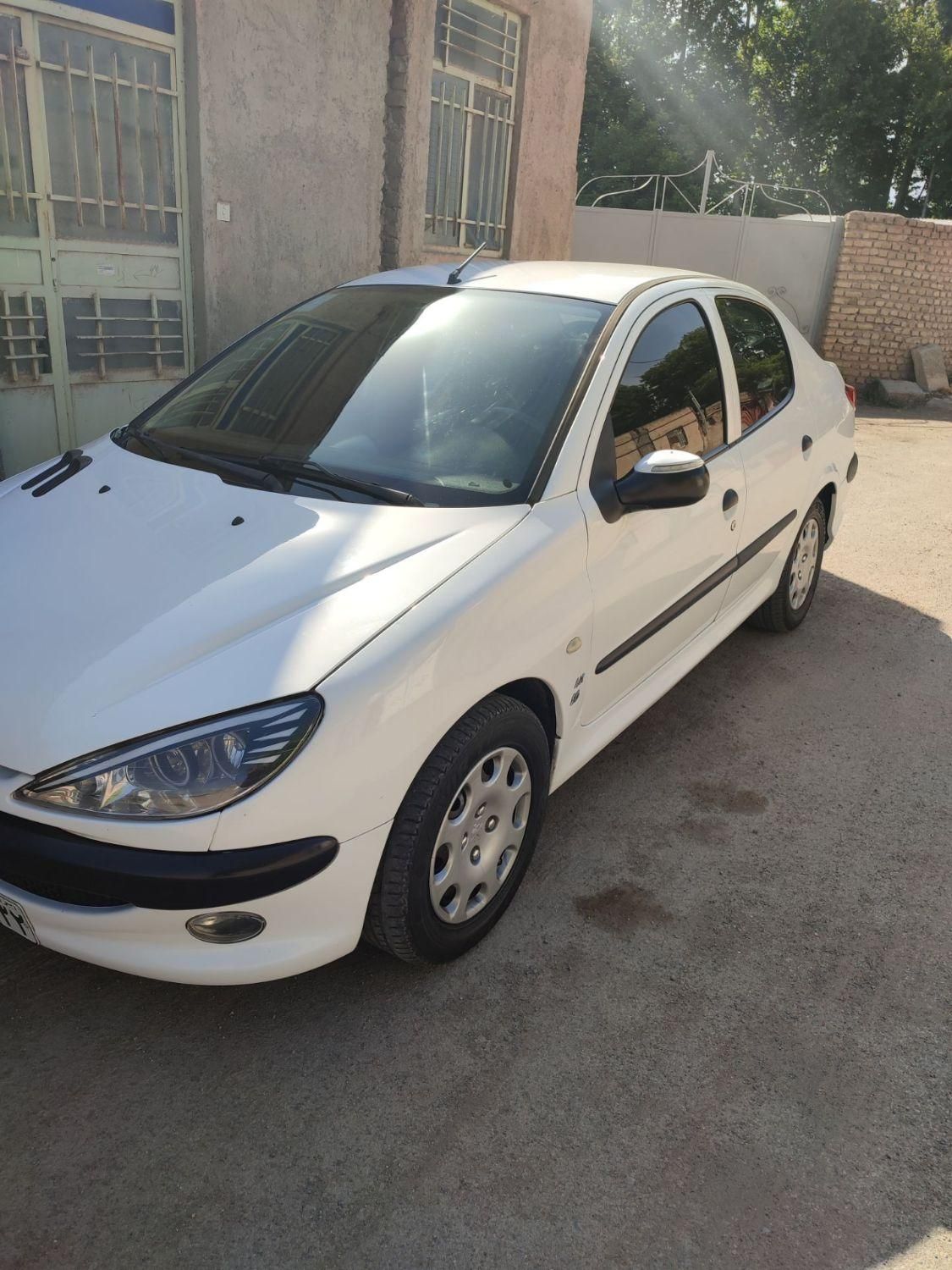 پژو ۲۰۶ صندوق دار v8 - 1394