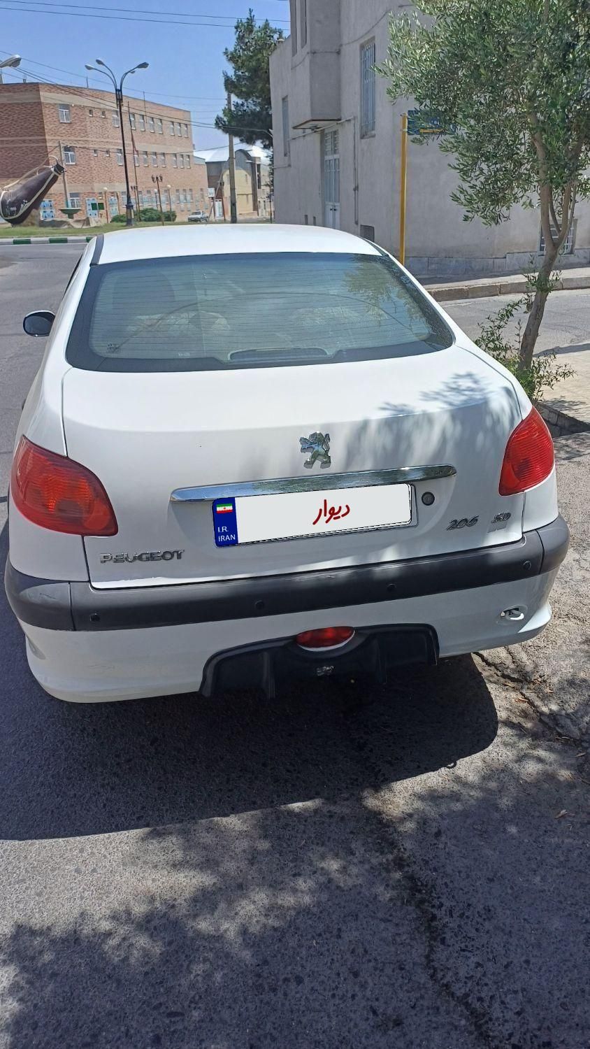 پژو ۲۰۶ صندوق دار v8 - 1398