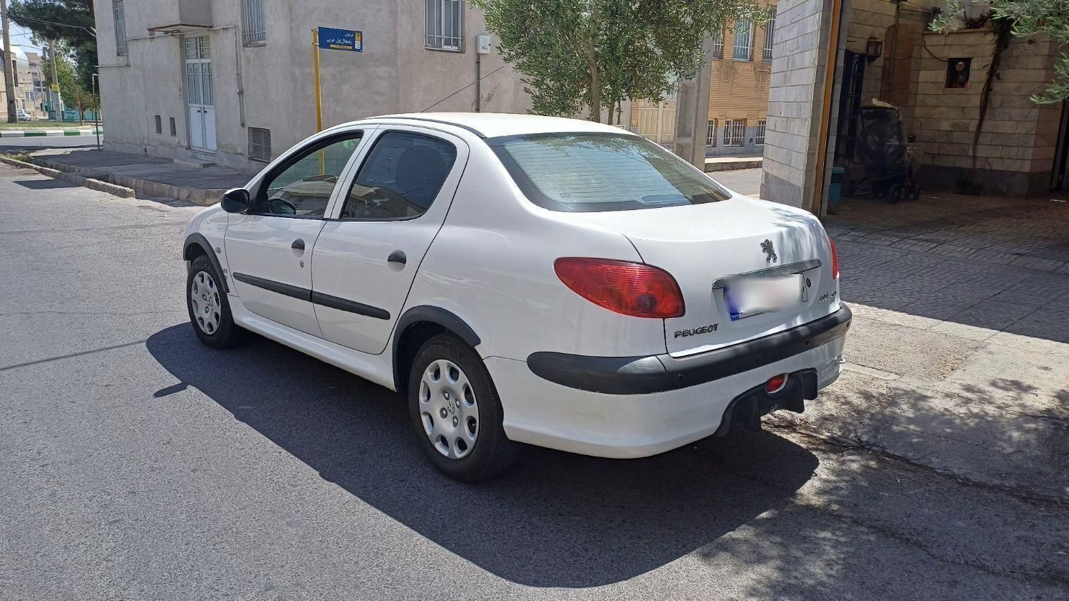 پژو ۲۰۶ صندوق دار v8 - 1398
