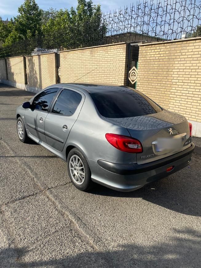 پژو ۲۰۶ صندوق دار v8 - 1390