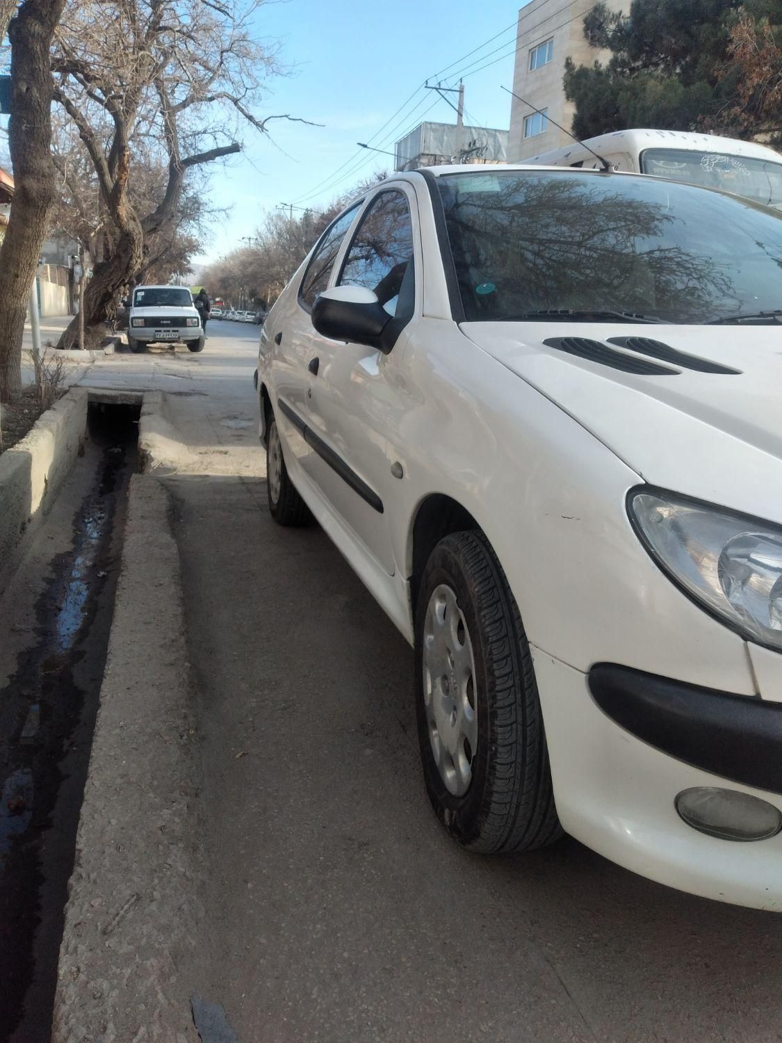 پژو ۲۰۶ صندوق دار v8 - 1392