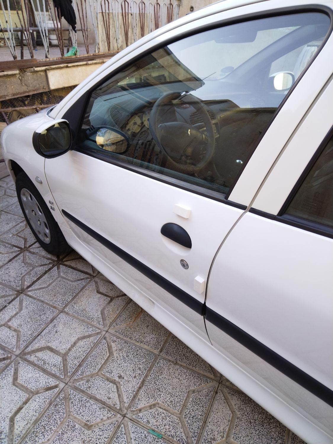پژو ۲۰۶ صندوق دار v8 - 1399