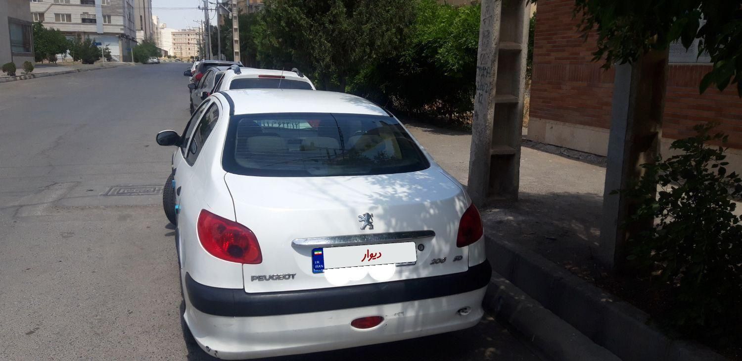 پژو ۲۰۶ صندوق دار v8 - 1394