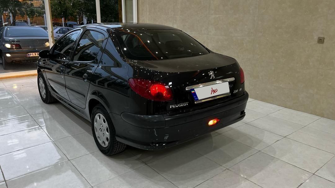 پژو ۲۰۶ صندوق دار v8 - 1395