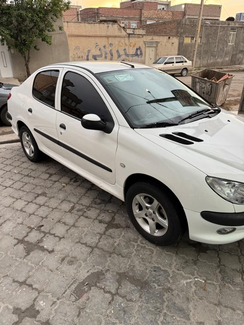 پژو ۲۰۶ صندوق دار v8 - 1394