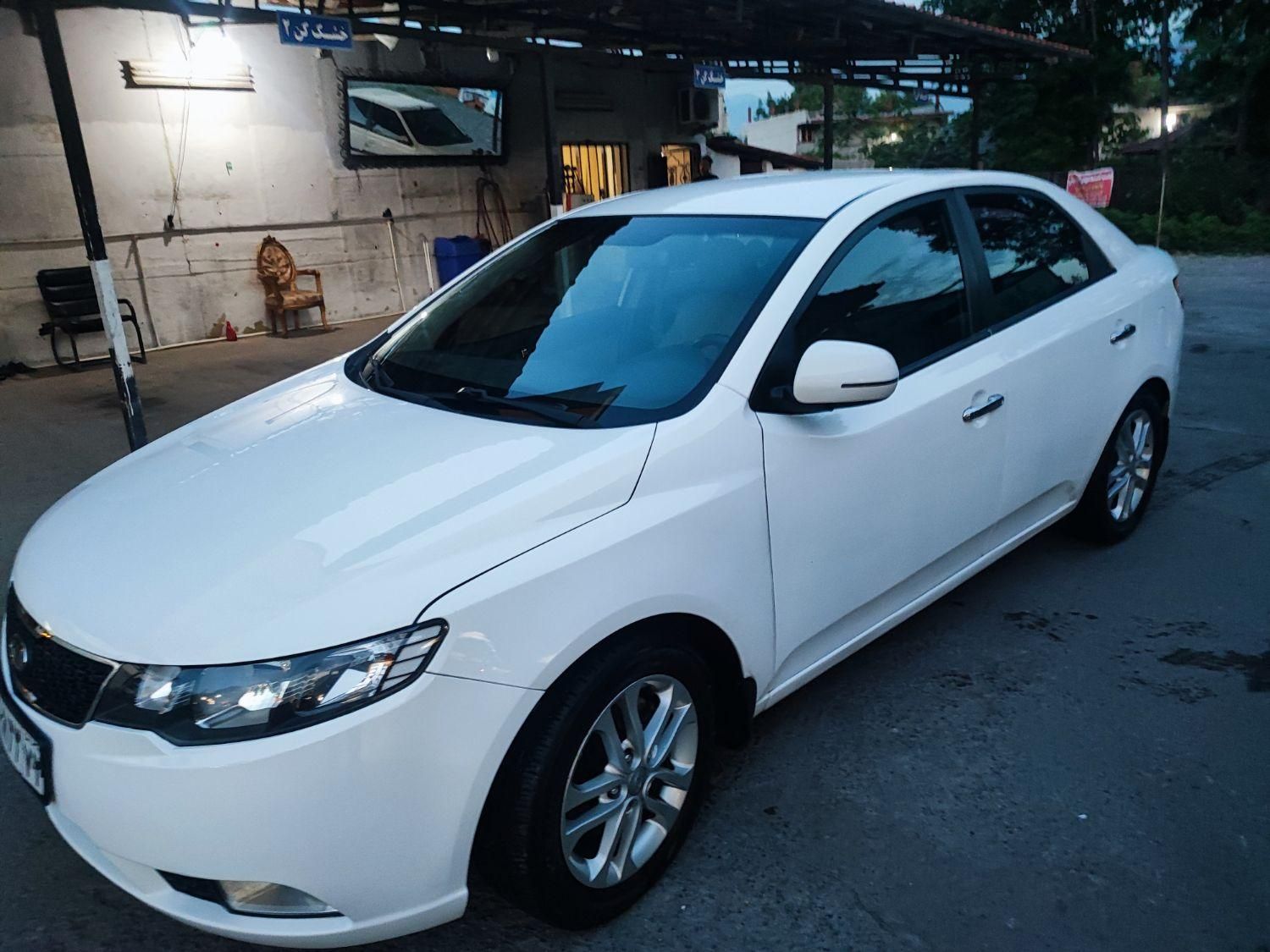 کیا سراتو 2.0 لیتر اتوماتیک GT لاین - 2016
