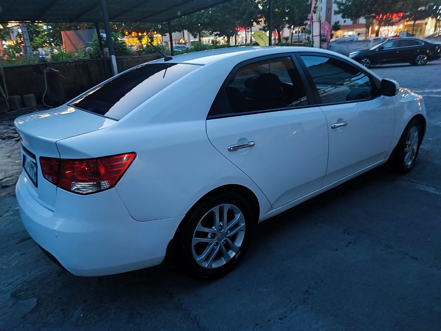 کیا سراتو 2.0 لیتر اتوماتیک GT لاین - 2016