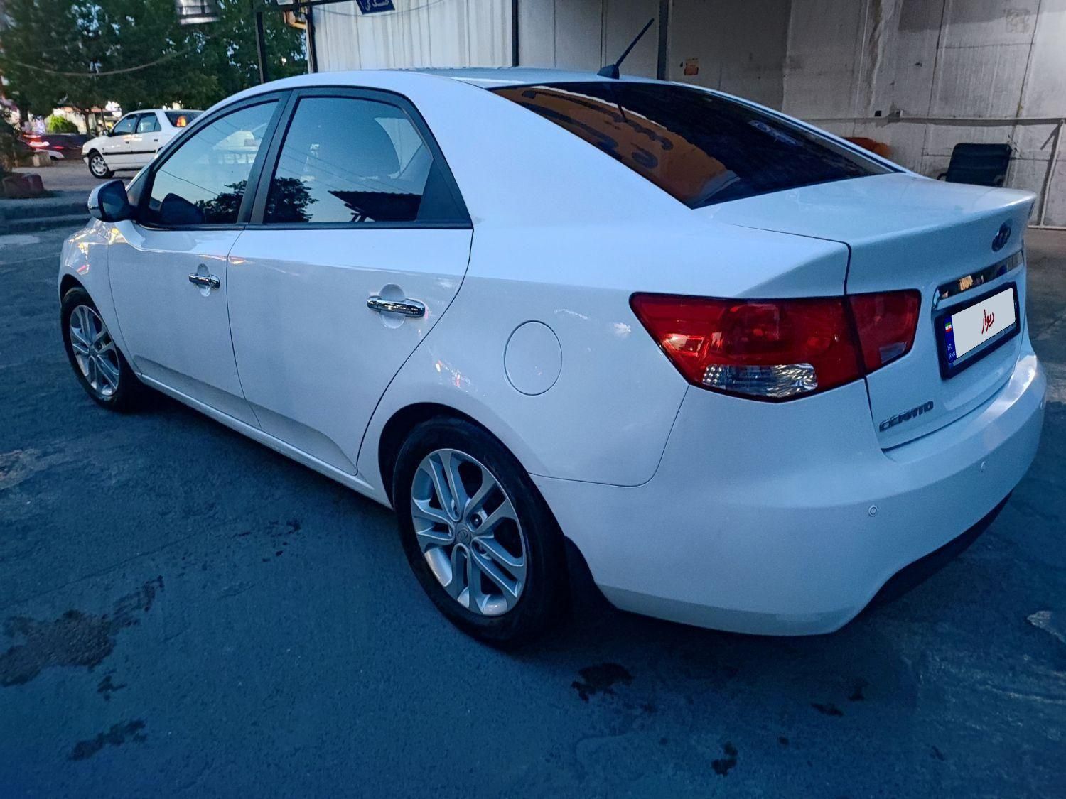 کیا سراتو 2.0 لیتر اتوماتیک GT لاین - 2016