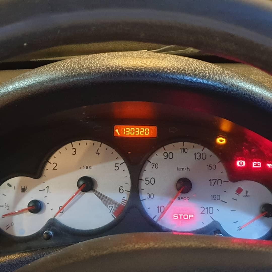 پژو ۲۰۶ صندوق دار v8 - 1395