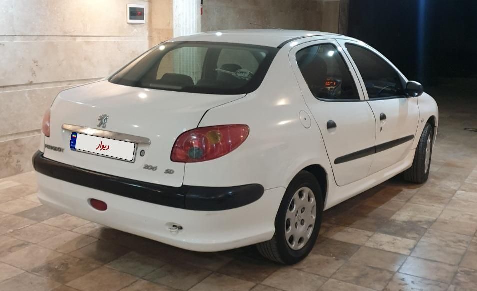 پژو ۲۰۶ صندوق دار v8 - 1395