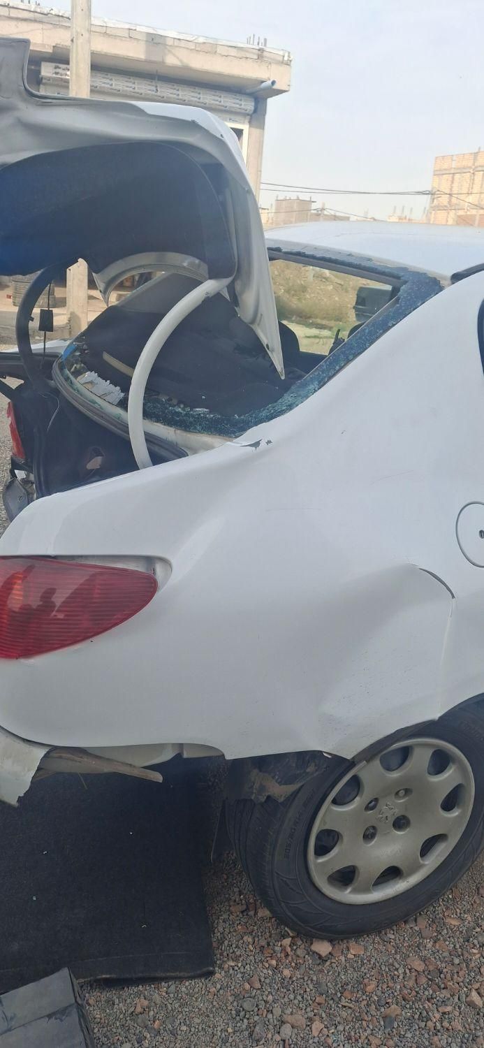 پژو ۲۰۶ صندوق دار v8 - 1393
