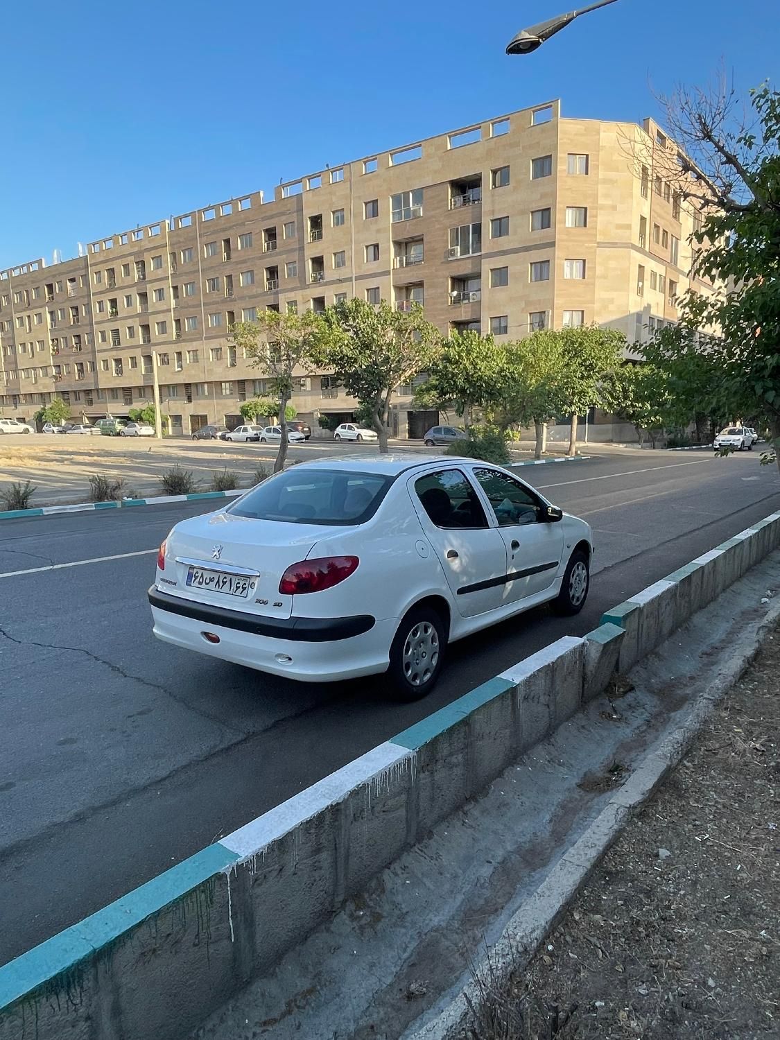 پژو ۲۰۶ صندوق دار v8 - 1394