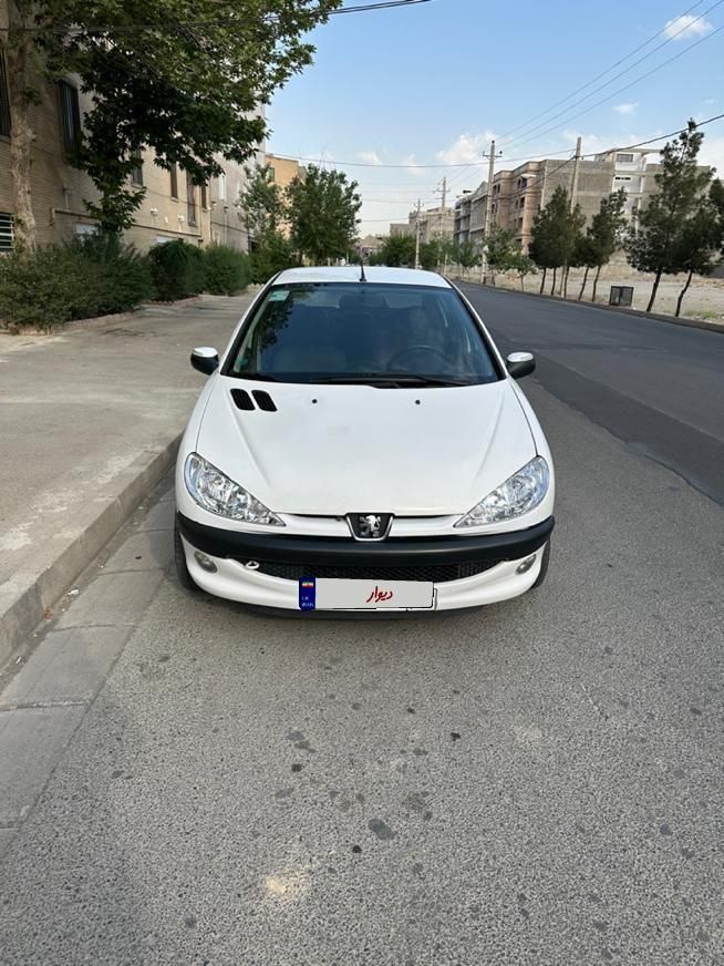 پژو ۲۰۶ صندوق دار v8 - 1393