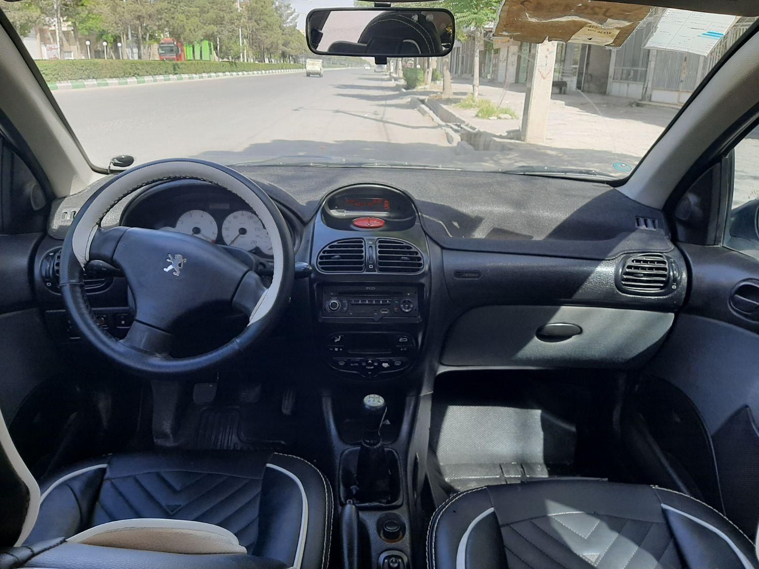 پژو ۲۰۶ صندوق دار v8 - 1394