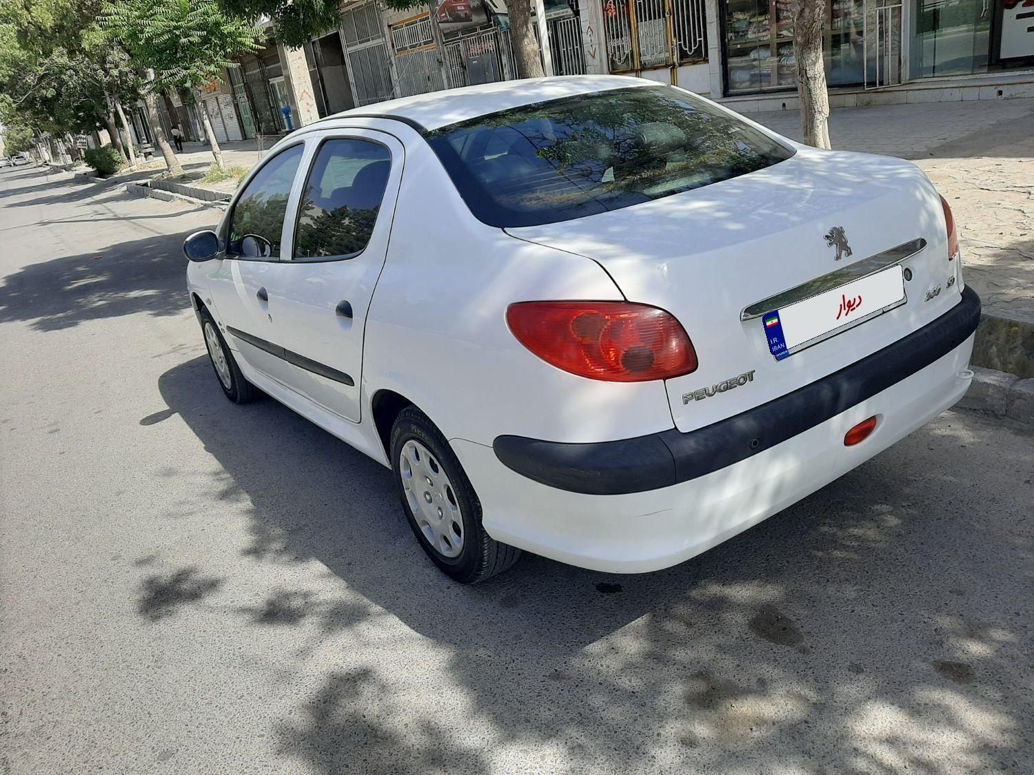 پژو ۲۰۶ صندوق دار v8 - 1394