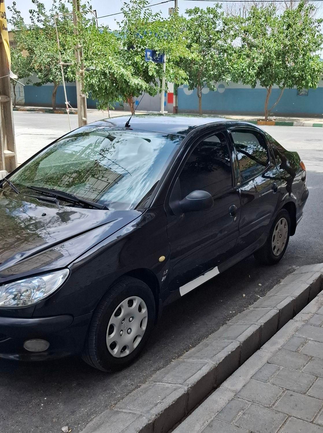 پژو ۲۰۶ صندوق دار v8 - 1393