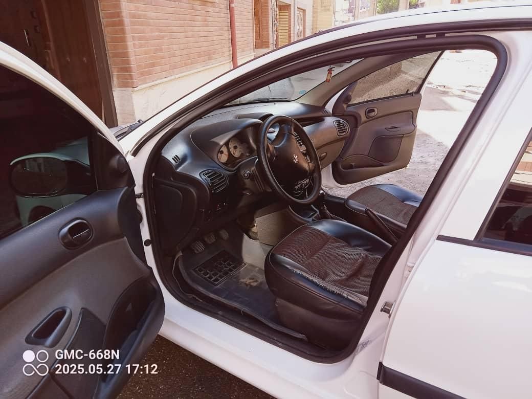 پژو ۲۰۶ صندوق دار v8 - 1397