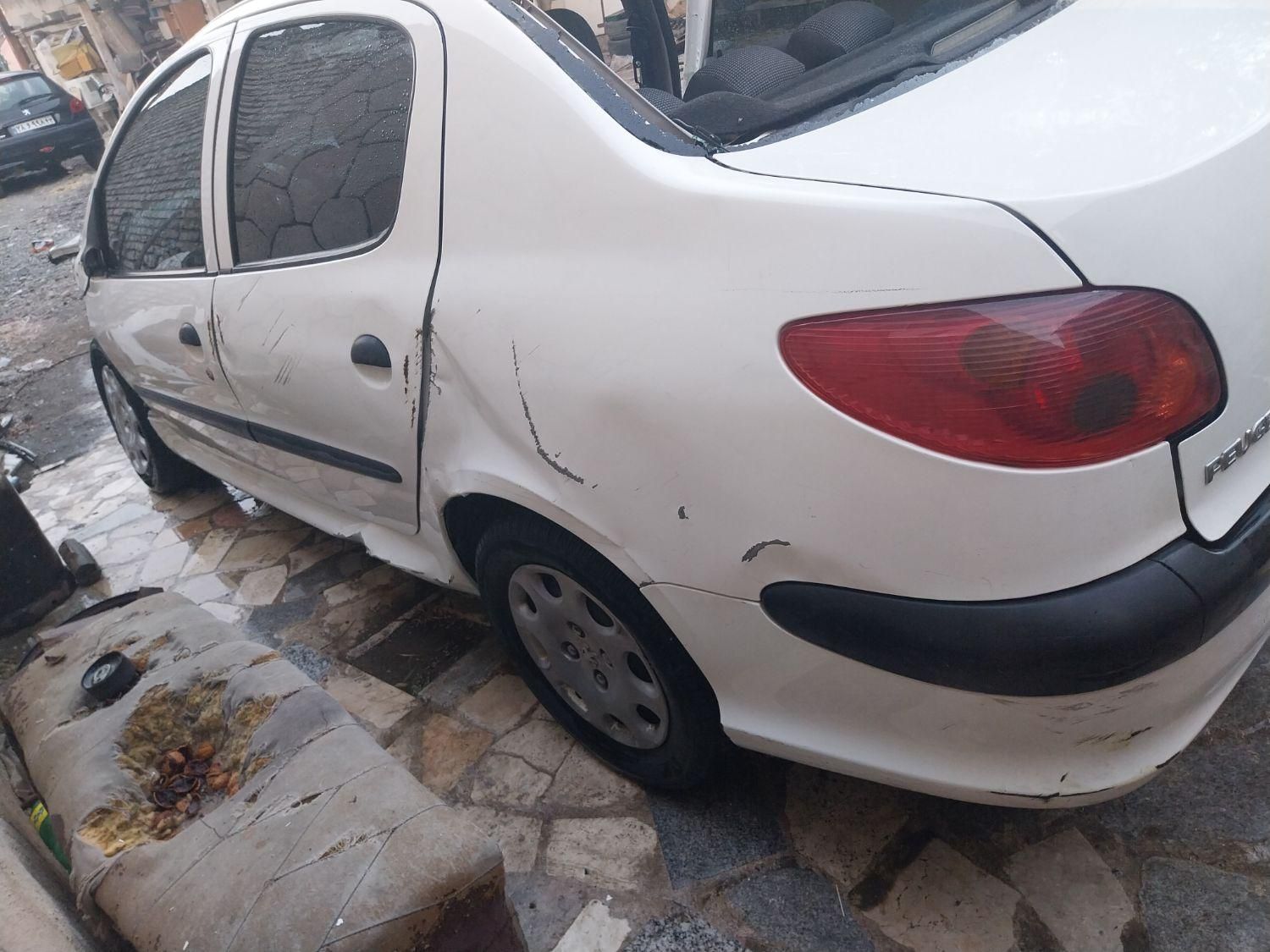 پژو ۲۰۶ صندوق دار v8 - 1396