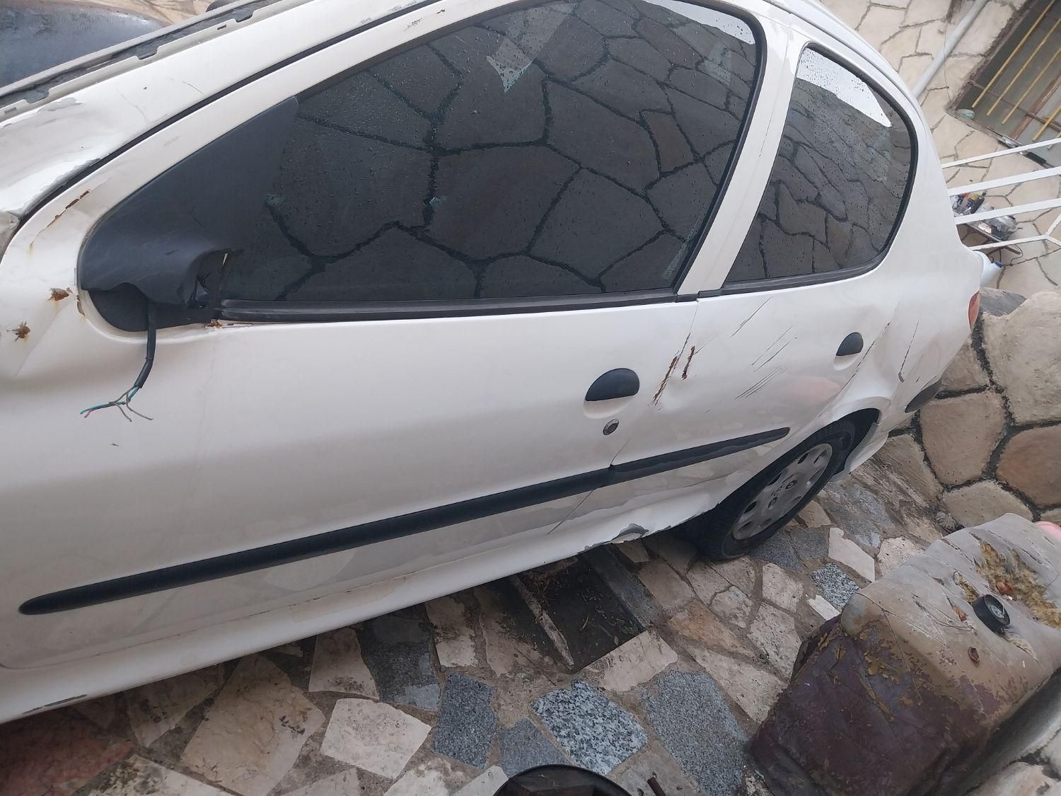 پژو ۲۰۶ صندوق دار v8 - 1396