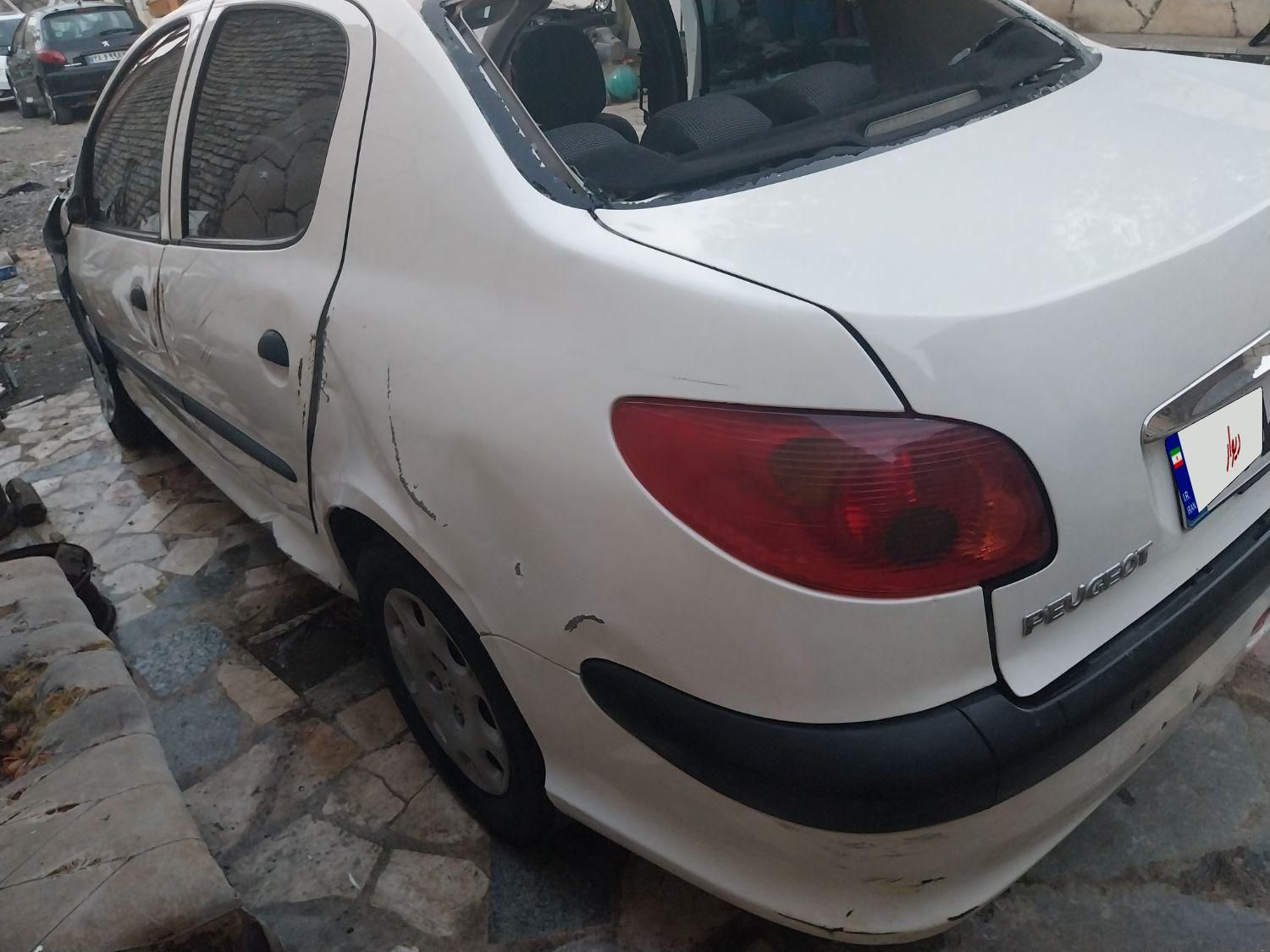 پژو ۲۰۶ صندوق دار v8 - 1396