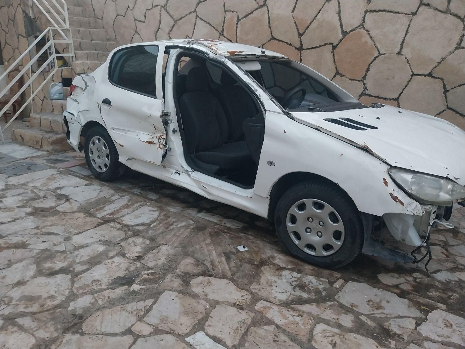 پژو ۲۰۶ صندوق دار v8 - 1396