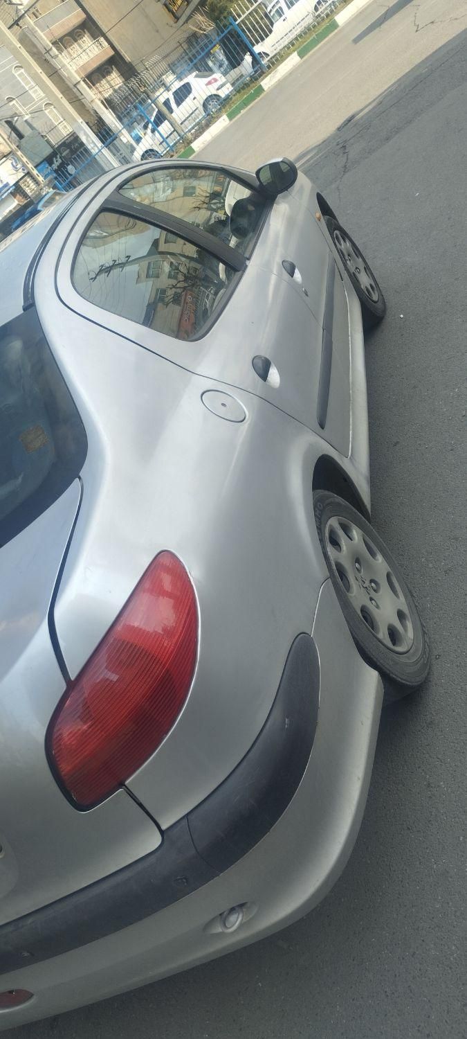 پژو ۲۰۶ صندوق دار v8 - 1386