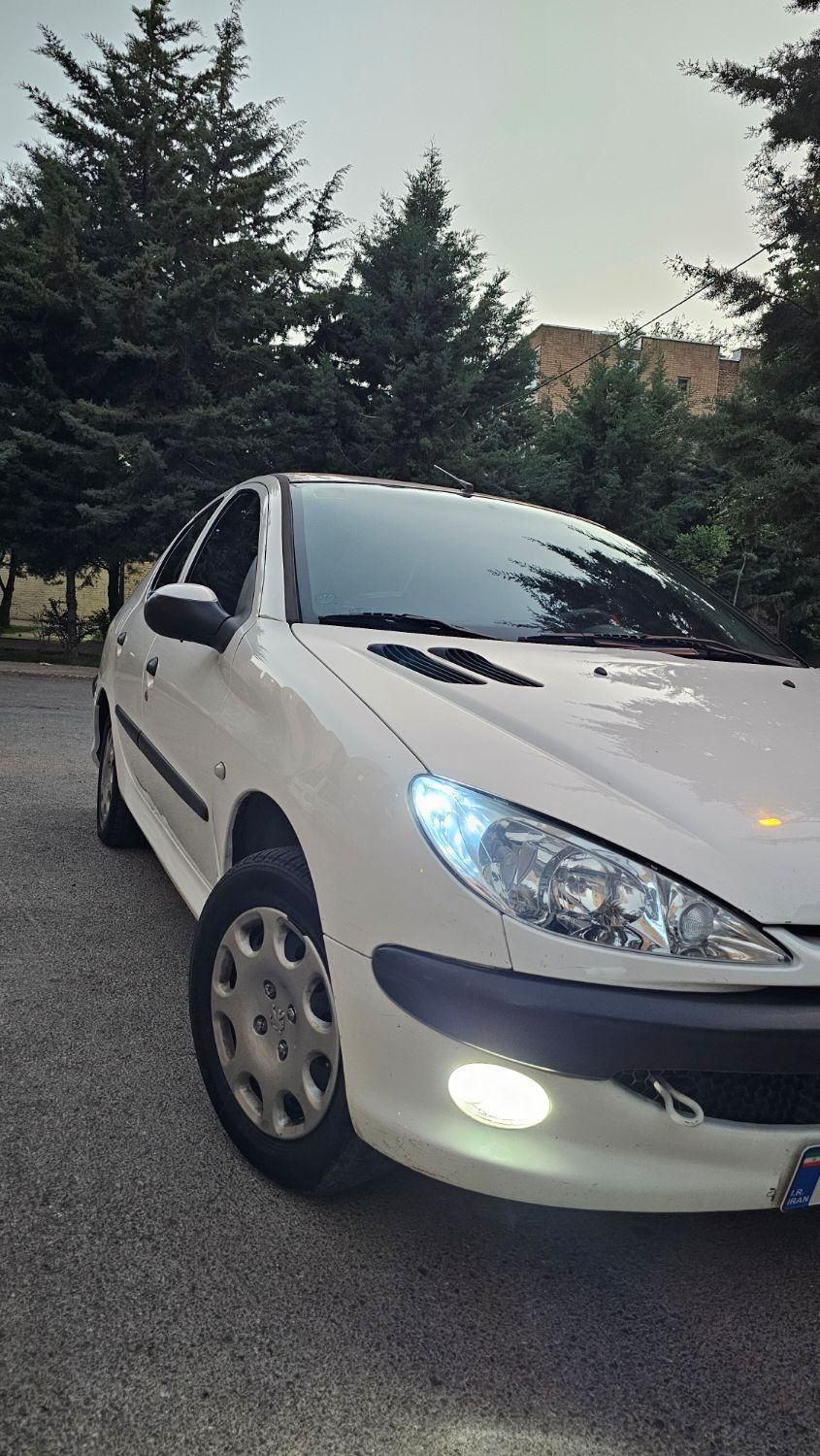 پژو ۲۰۶ صندوق دار v8 - 1393