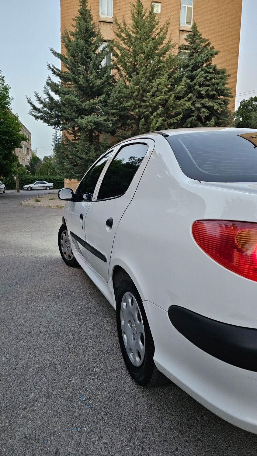 پژو ۲۰۶ صندوق دار v8 - 1393