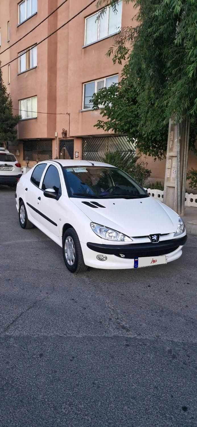 پژو ۲۰۶ صندوق دار v8 - 1393