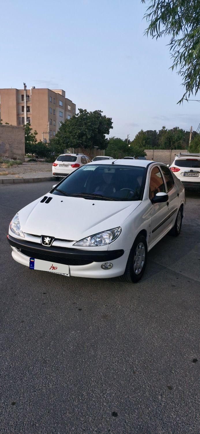 پژو ۲۰۶ صندوق دار v8 - 1393