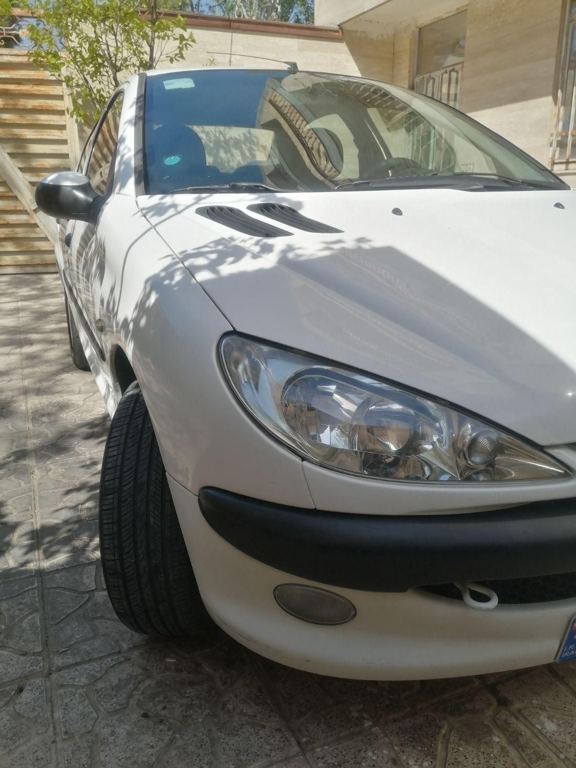 پژو ۲۰۶ صندوق دار v8 - 1393