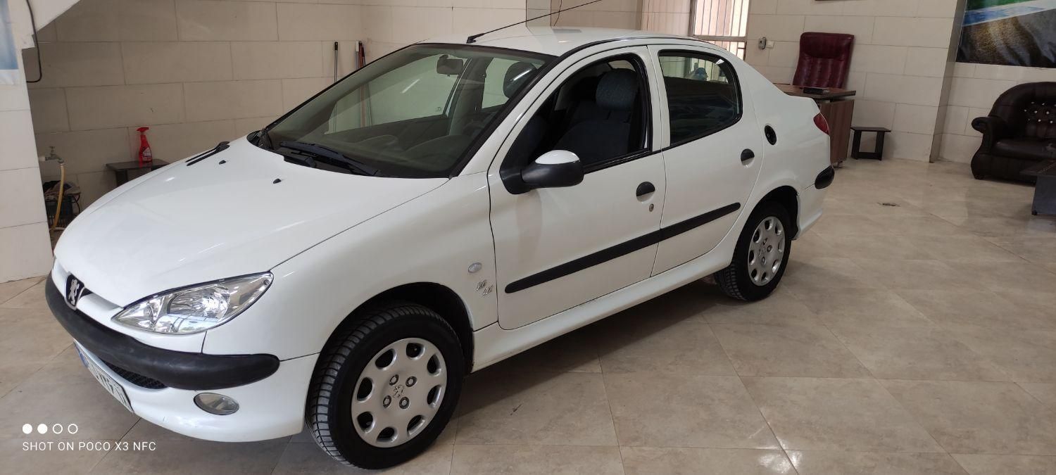پژو ۲۰۶ صندوق دار v8 - 1390