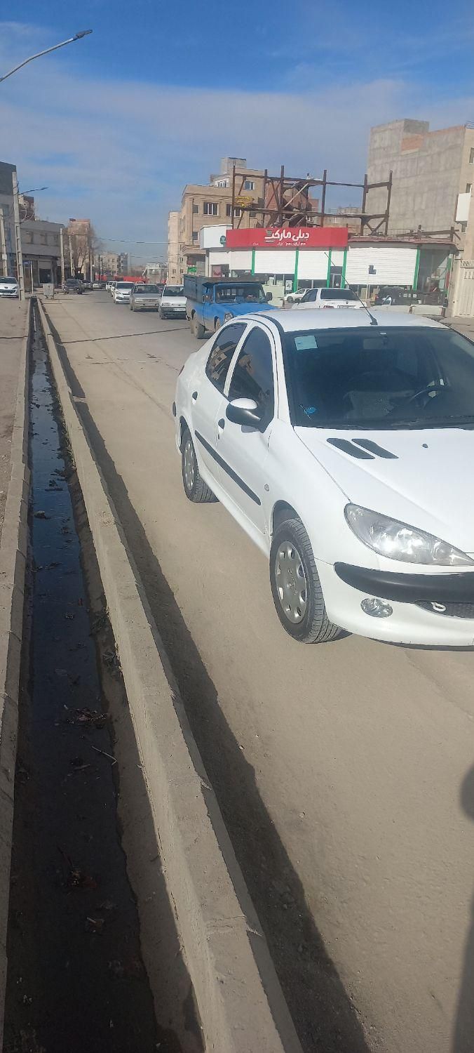 پژو ۲۰۶ صندوق دار v8 - 1396