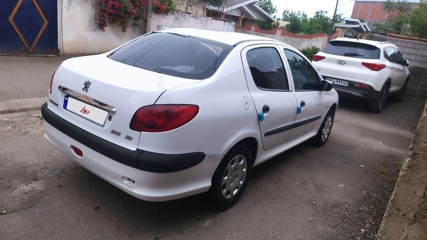 پژو ۲۰۶ صندوق دار v8 - 1396